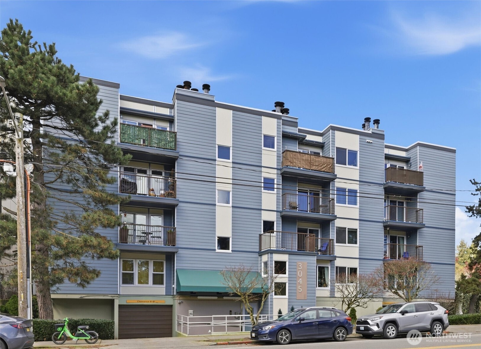 3045 20th Avenue West, Unit 303 Seattle, WA 98199 - Photo 27 of 28 a front view of a building