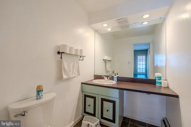 $4,500 | 128 Henley Road, Wynnewood, PA 19096