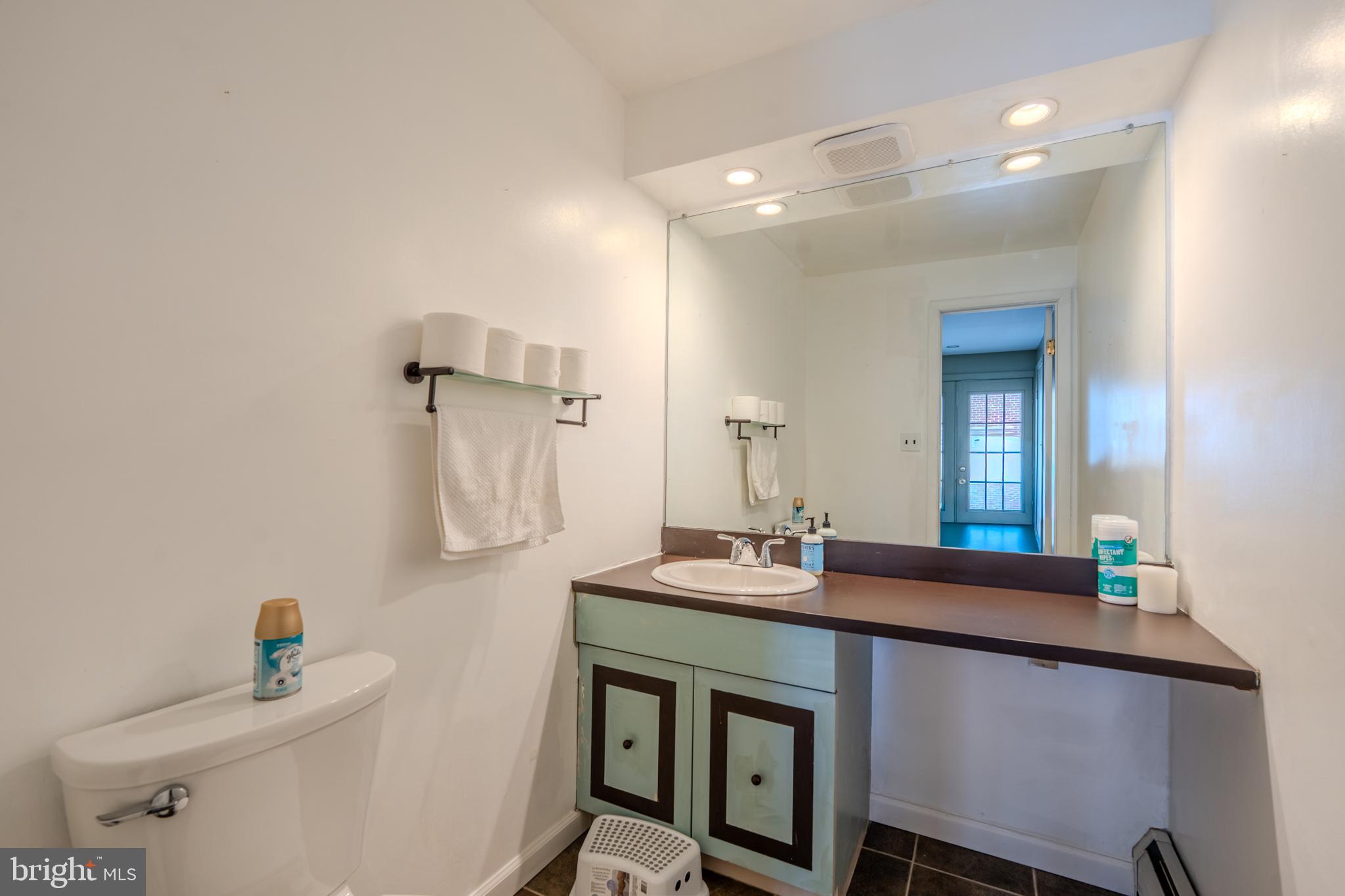 128 Henley Road Wynnewood, PA 19096 - Photo 16 of 44