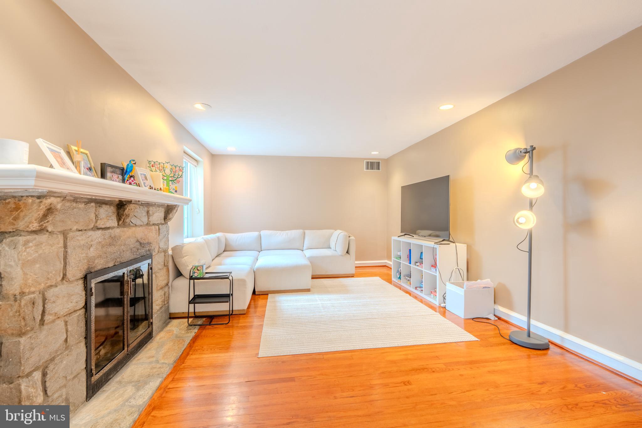 128 Henley Road Wynnewood, PA 19096 - Photo 10 of 44