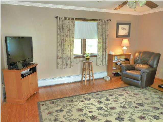 8 Mayflower Way Ellsworth, ME 04605 - Photo 24 of 35 Living Room.