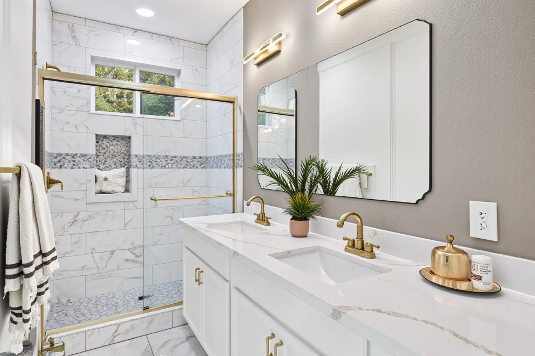 3026 Comanche Willis, TX 77378 - Photo 17 of 34 Staged Primary Bathroom