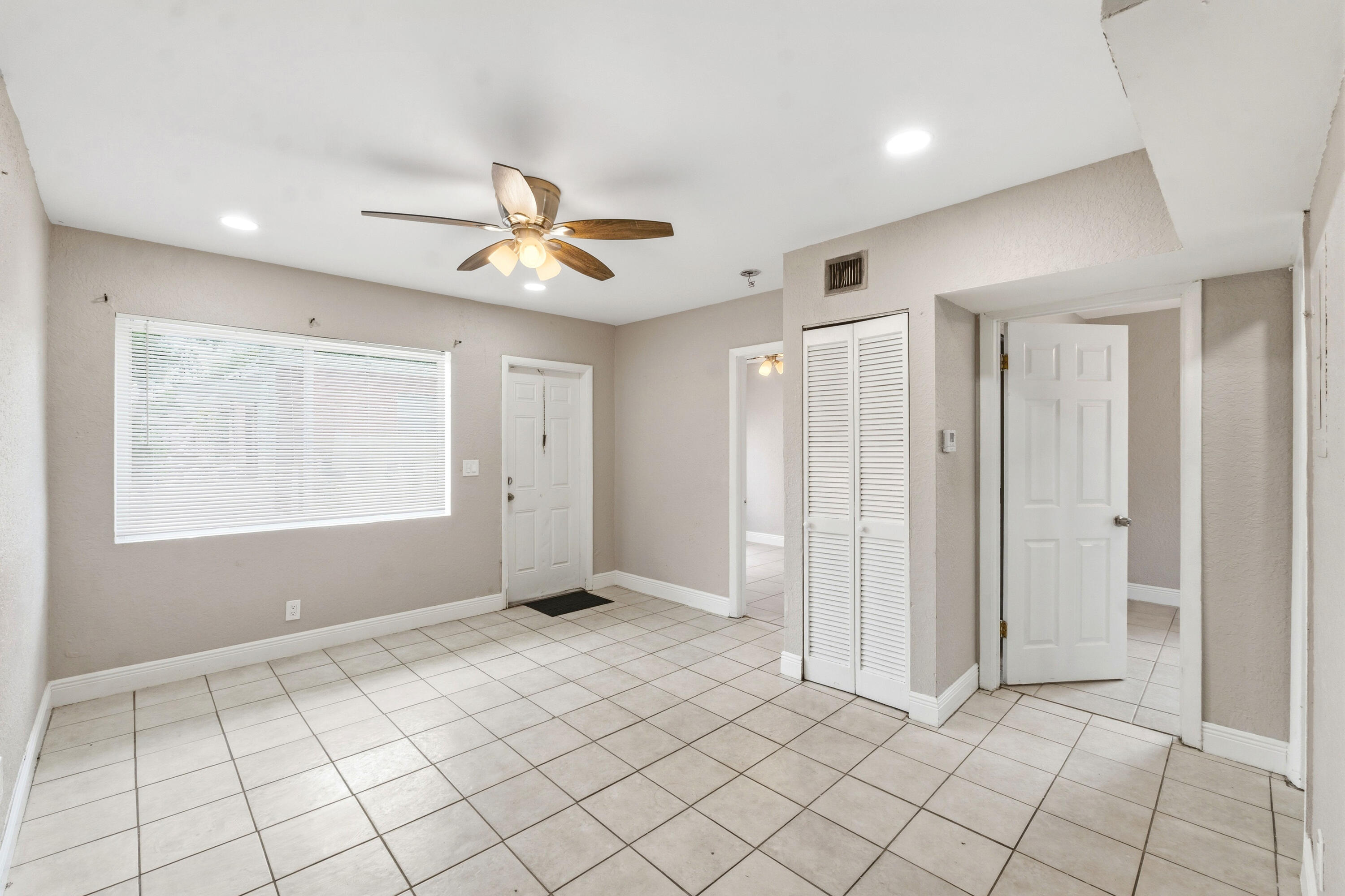 166 Southwest 3rd Street, Unit AD Deerfield Beach, FL 33441 - Photo 27 of 33 166 SW 3rd St_023