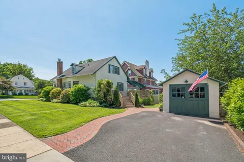 $589,000 | 15 Erdenheim Road, Glenside, PA 19038