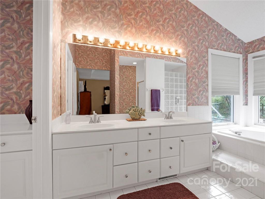 648 Boyce Road Charlotte, NC 28211 - Photo 30 of 43 Gallery Image 30