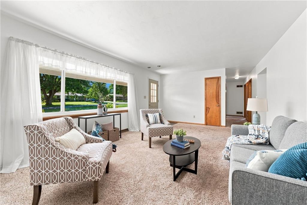 186 Donald Road Hermitage, PA 16148 - Photo 2 of 8 Gallery Image 2