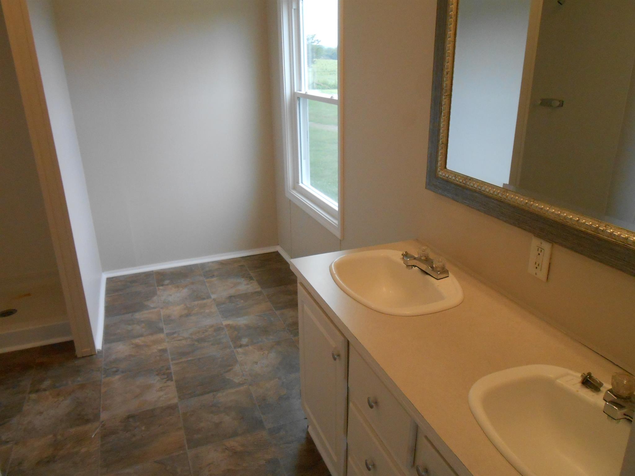 967 Rock Springs Road Bethpage, TN 37022 - Photo 8 of 17 Gallery Image 8