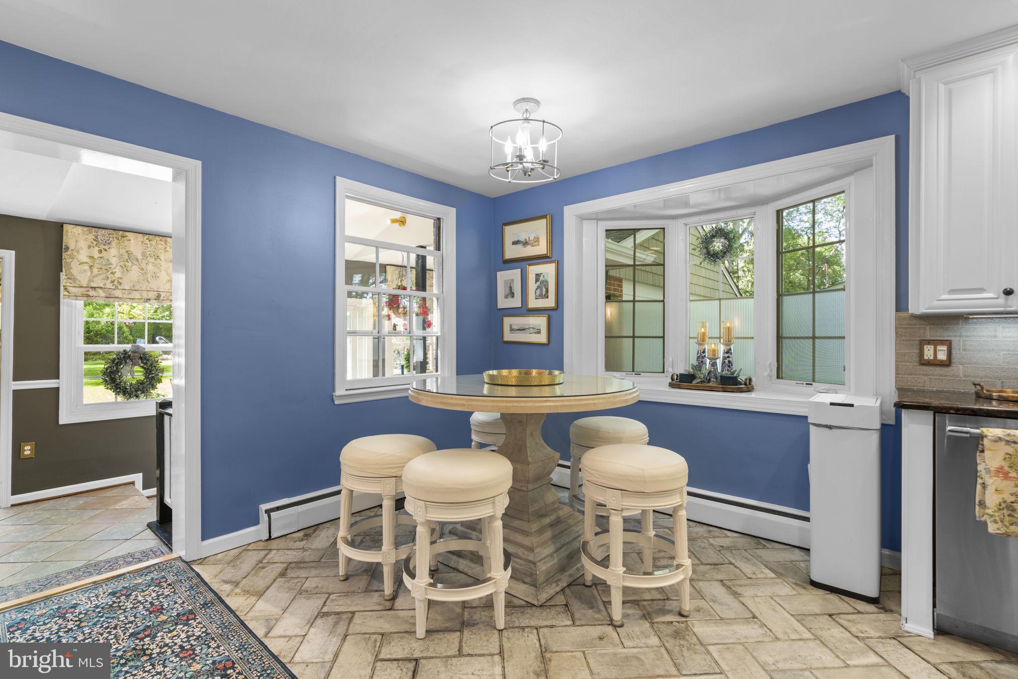 9105 Dunloggin Road Ellicott City, MD 21042 - Photo 11 of 68 Kitchen Dining Area