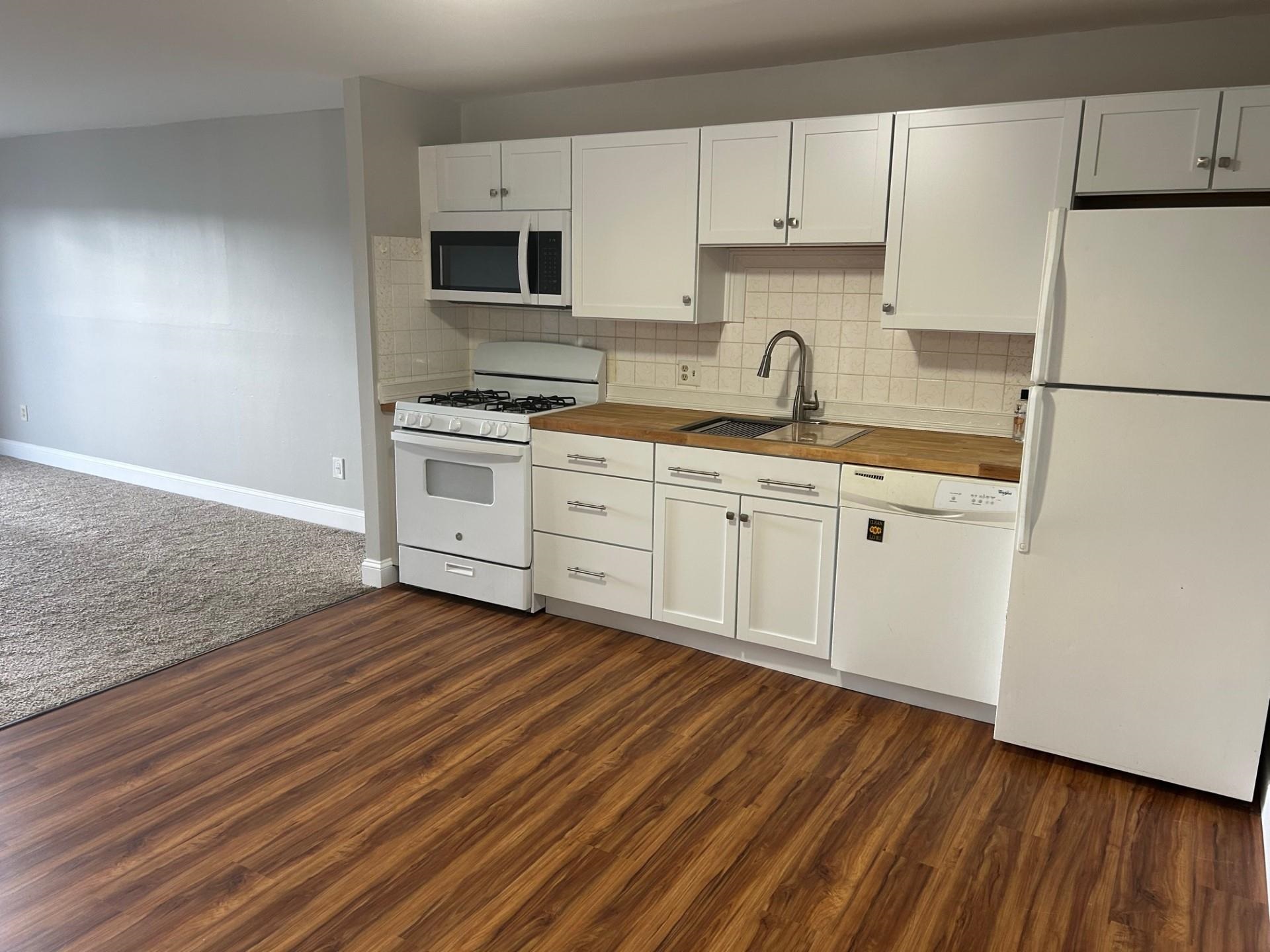 128 Mammoth Road, Unit 116 Hooksett, NH 03106 - Photo 3 of 18