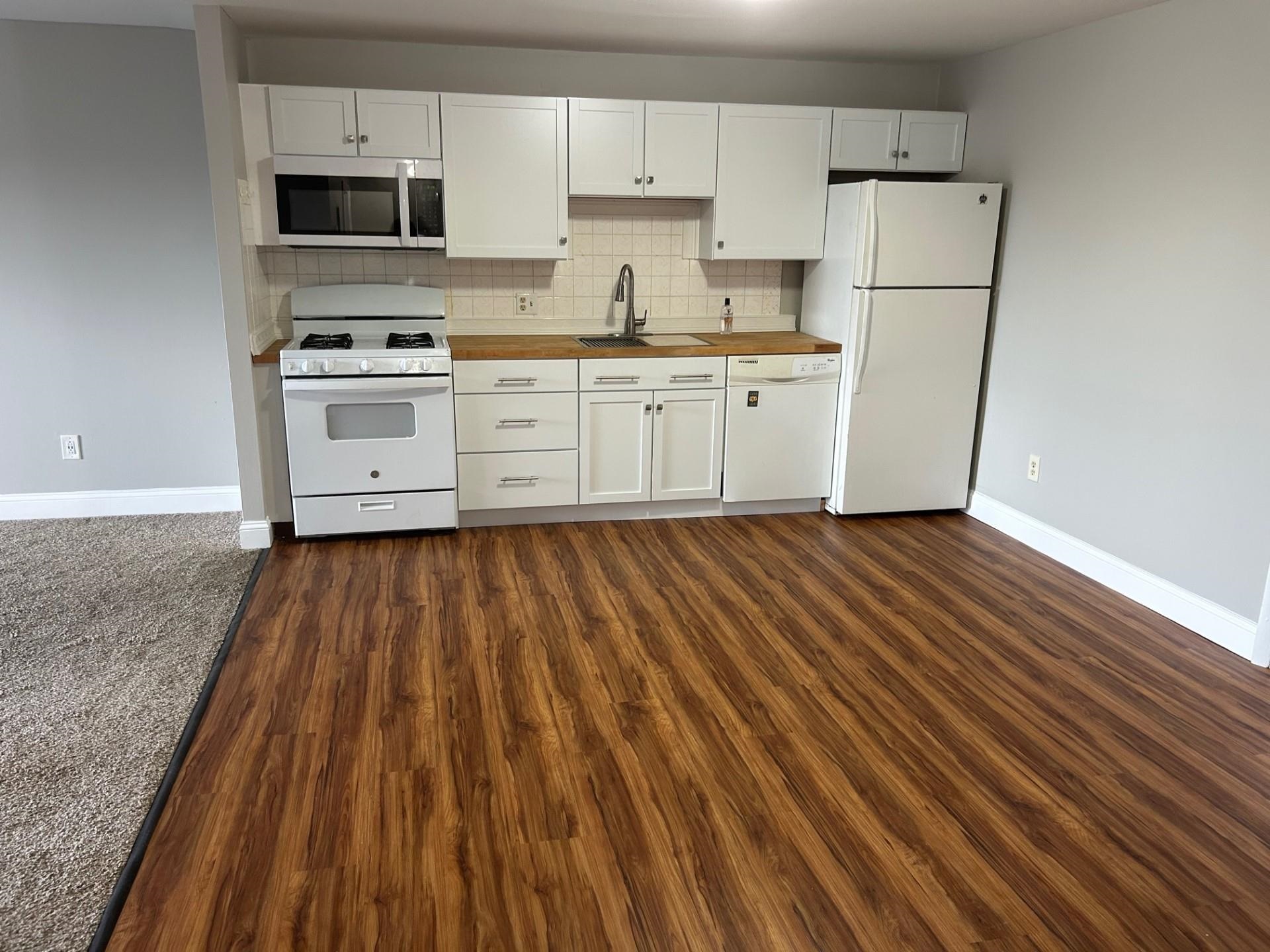 128 Mammoth Road, Unit 116 Hooksett, NH 03106 - Photo 4 of 18