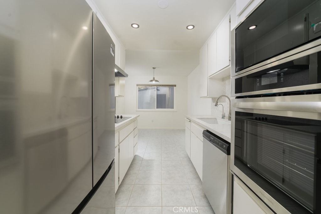 12200 Montecito Road, Unit H207 Seal Beach, CA 90740 - Photo 8 of 32