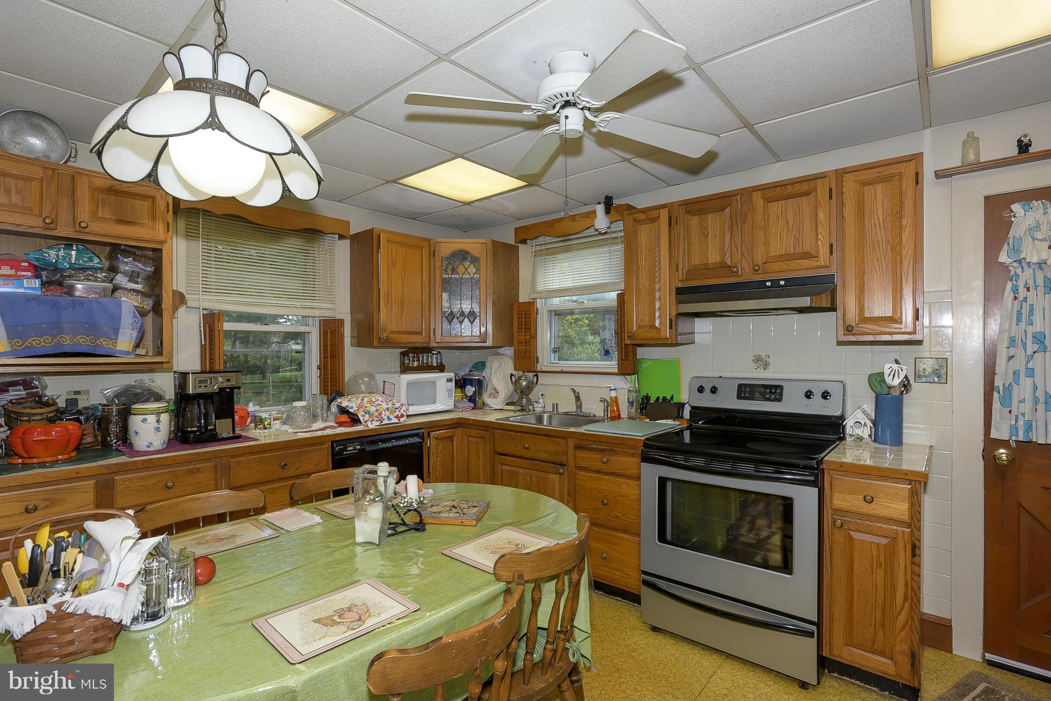 1914 Cedar Road Pasadena, MD 21122 - Photo 19 of 21 Kitchen