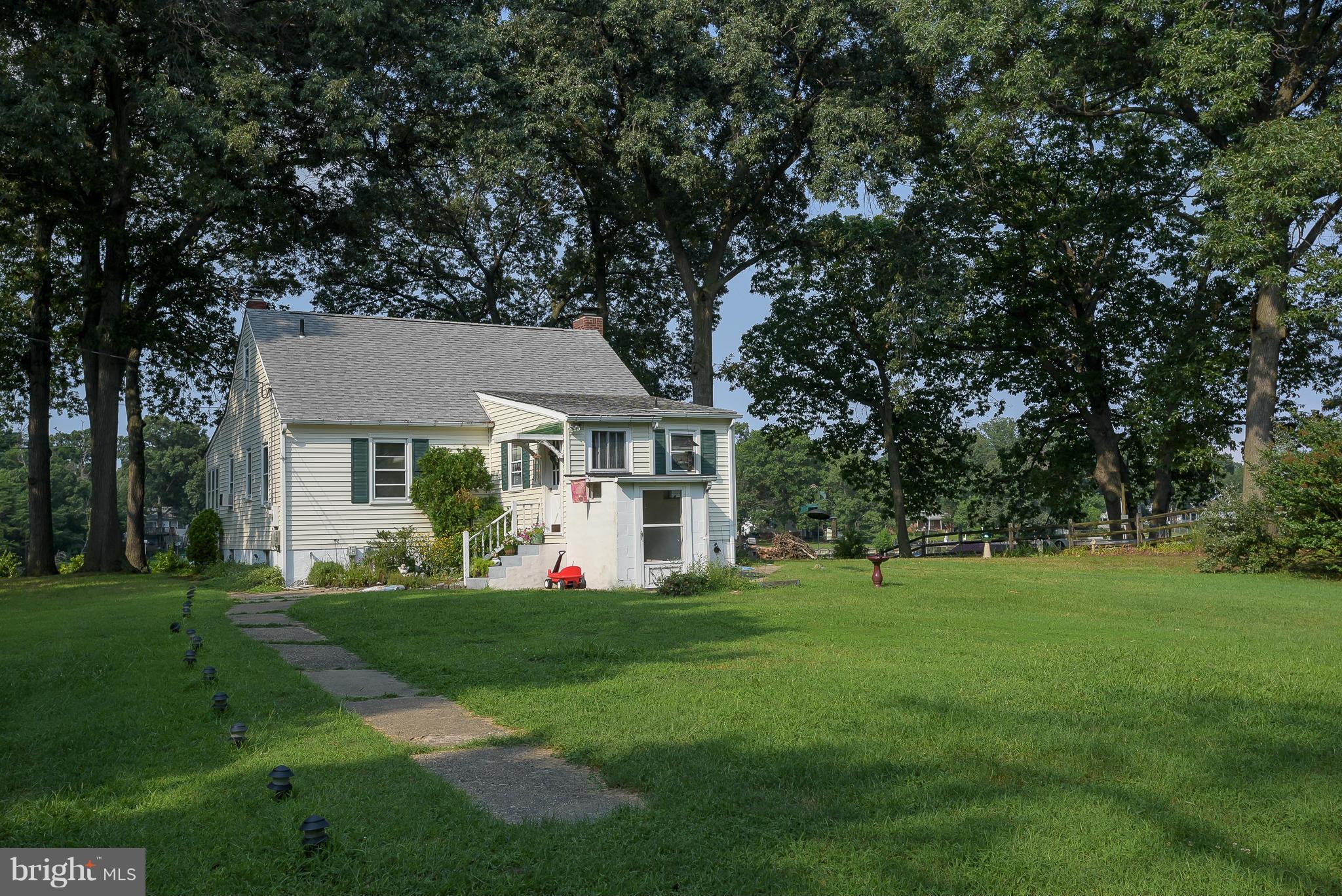 1914 Cedar Road Pasadena, MD 21122 - Photo 3 of 21 Exterior (Front)