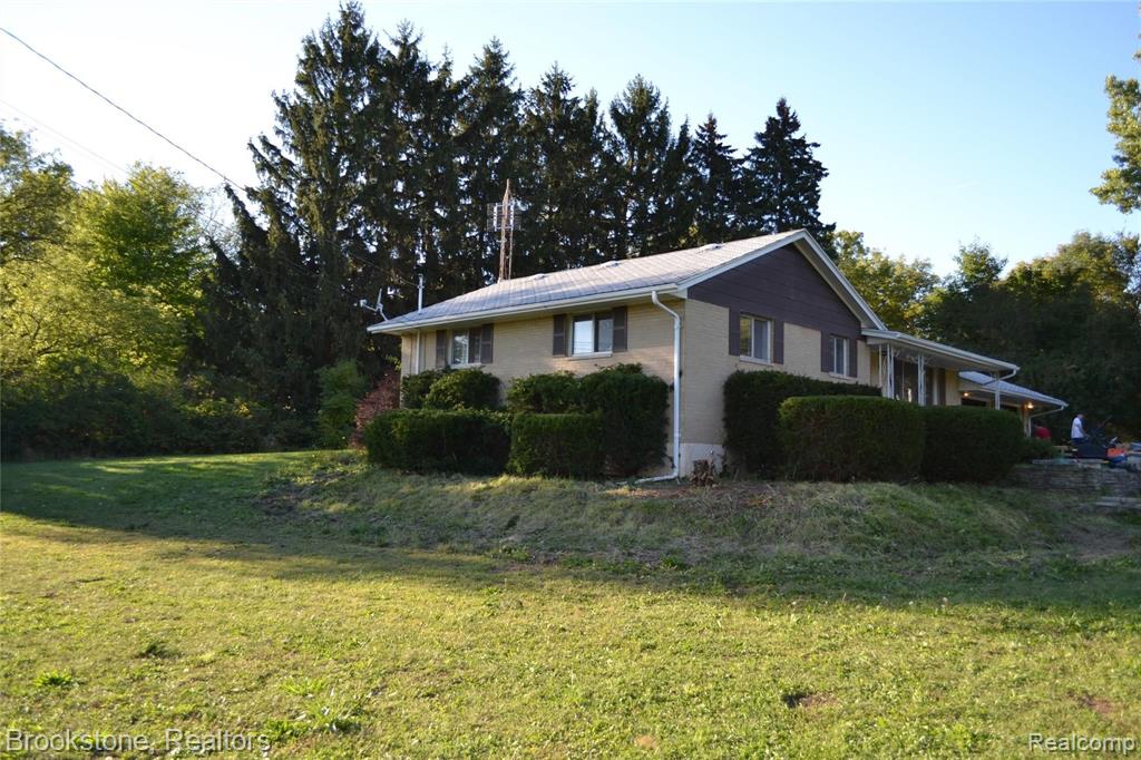 4430 South Reed Road Durand, MI 48429 - Photo 3 of 23