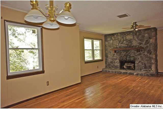 336 Sun Valley Road Birmingham, AL 35215 - Photo 10 of 32