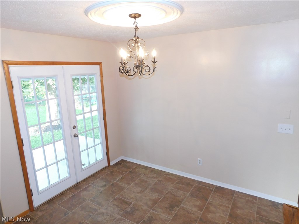 3265 Avis Road Akron, OH 44312 - Photo 4 of 28