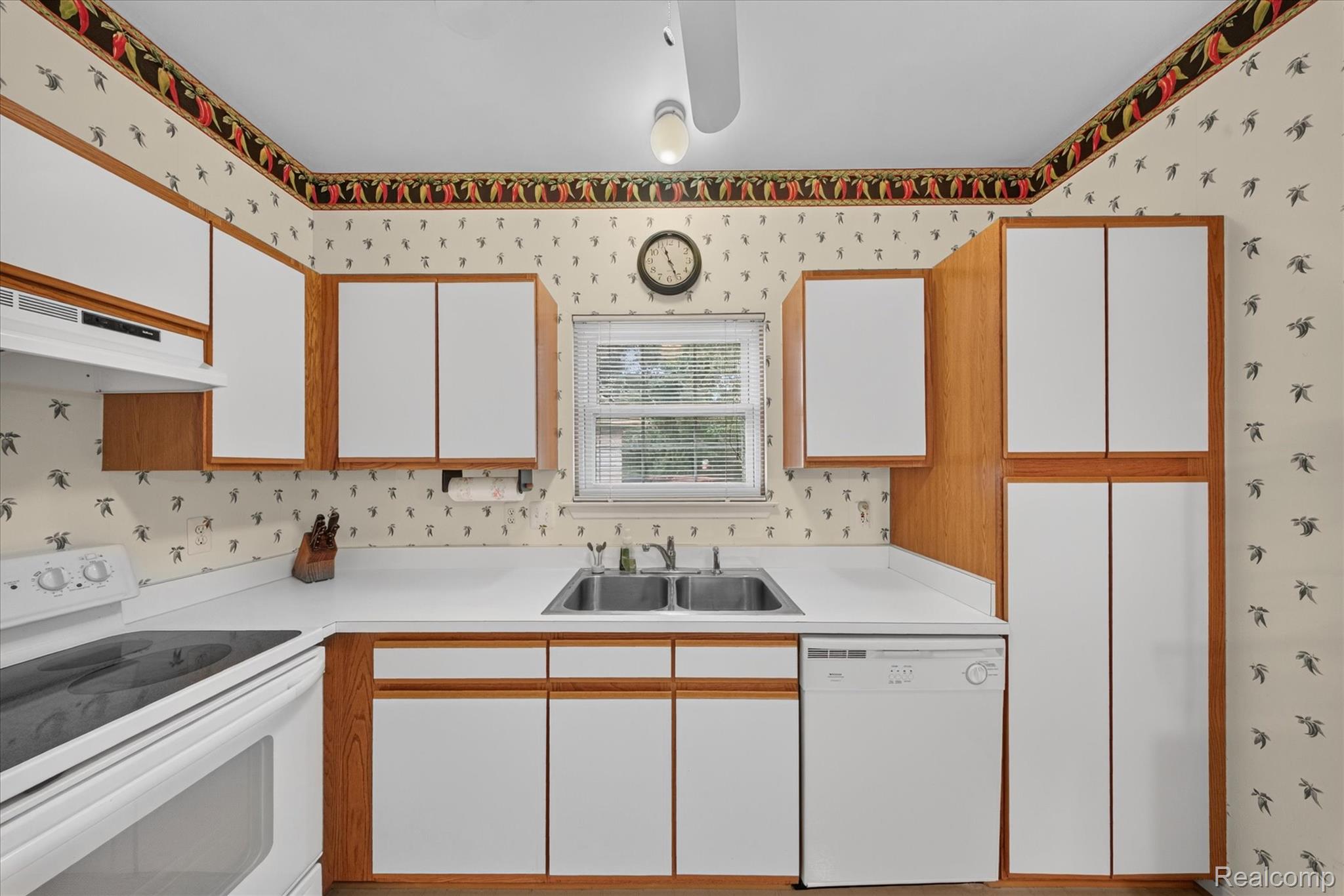 30900 Jasper Ridge Novi, MI 48377 - Photo 9 of 45 11-30900-Jasper-Ridge-Novi-MI-48377-WindowStill.jpg