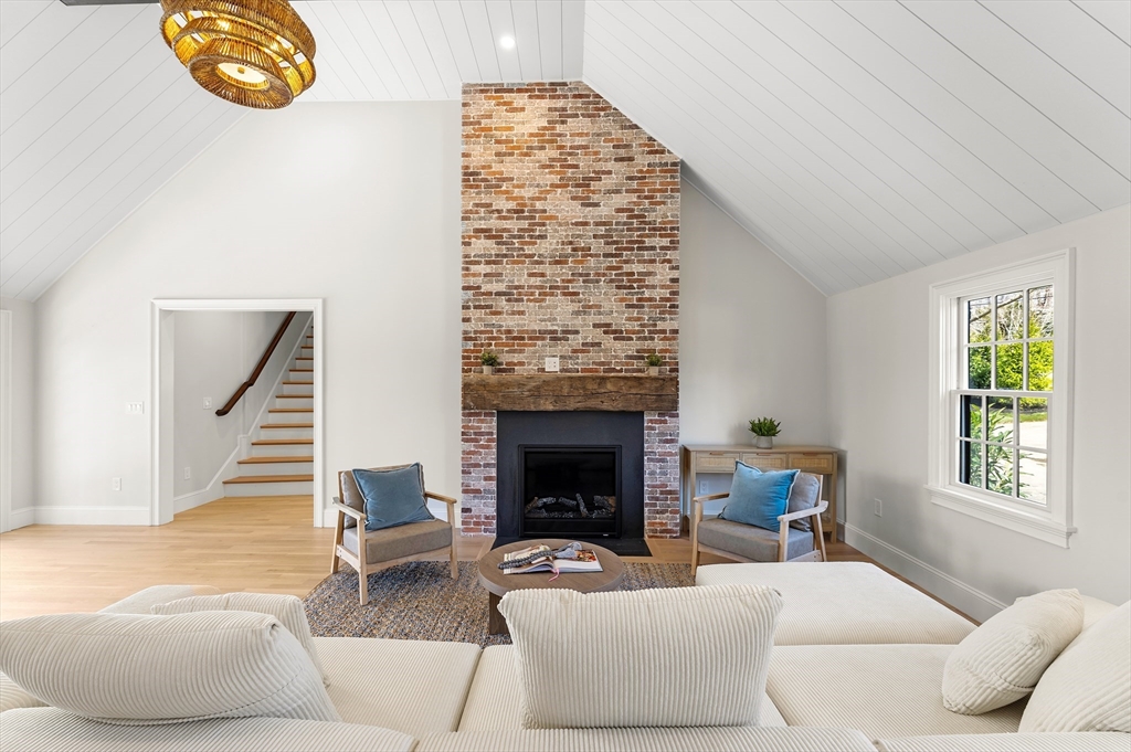 12 Paul Revere Road Lexington, MA 02421 - Photo 5 of 28