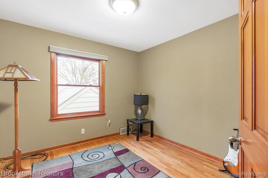 102 Maplefield Road Pleasant Ridge, MI 48069 - Photo 23 of 41