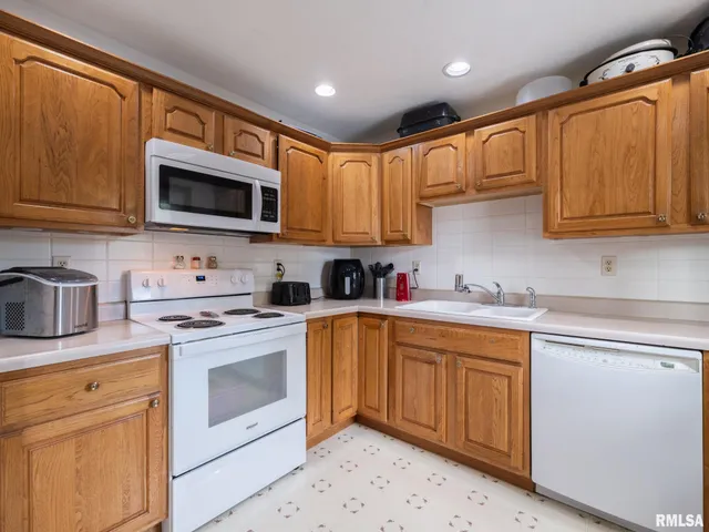 $174,000 | 414 West Placher Court, Chillicothe, IL 61523