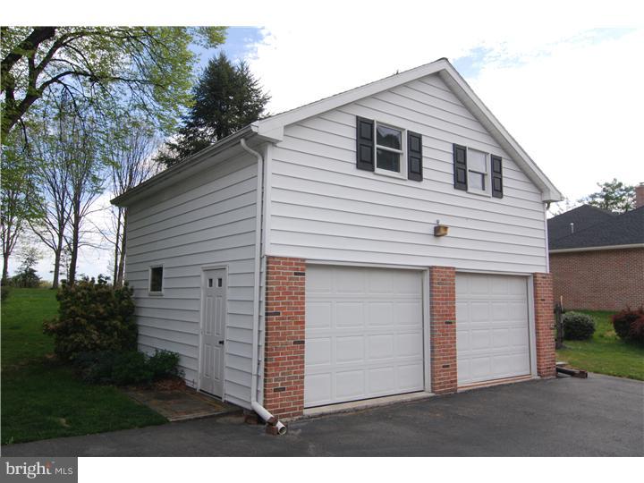 525 Gaul Road Reading, PA 19608 - Photo 3 of 25
