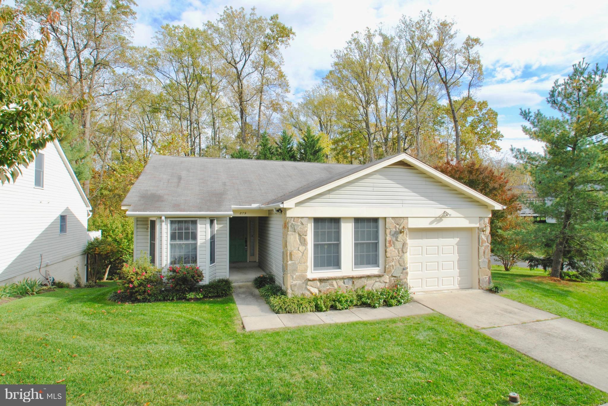 879 Rudder Way Annapolis, MD 21401 - Photo 2 of 29 Quiet and peaceful corner lot