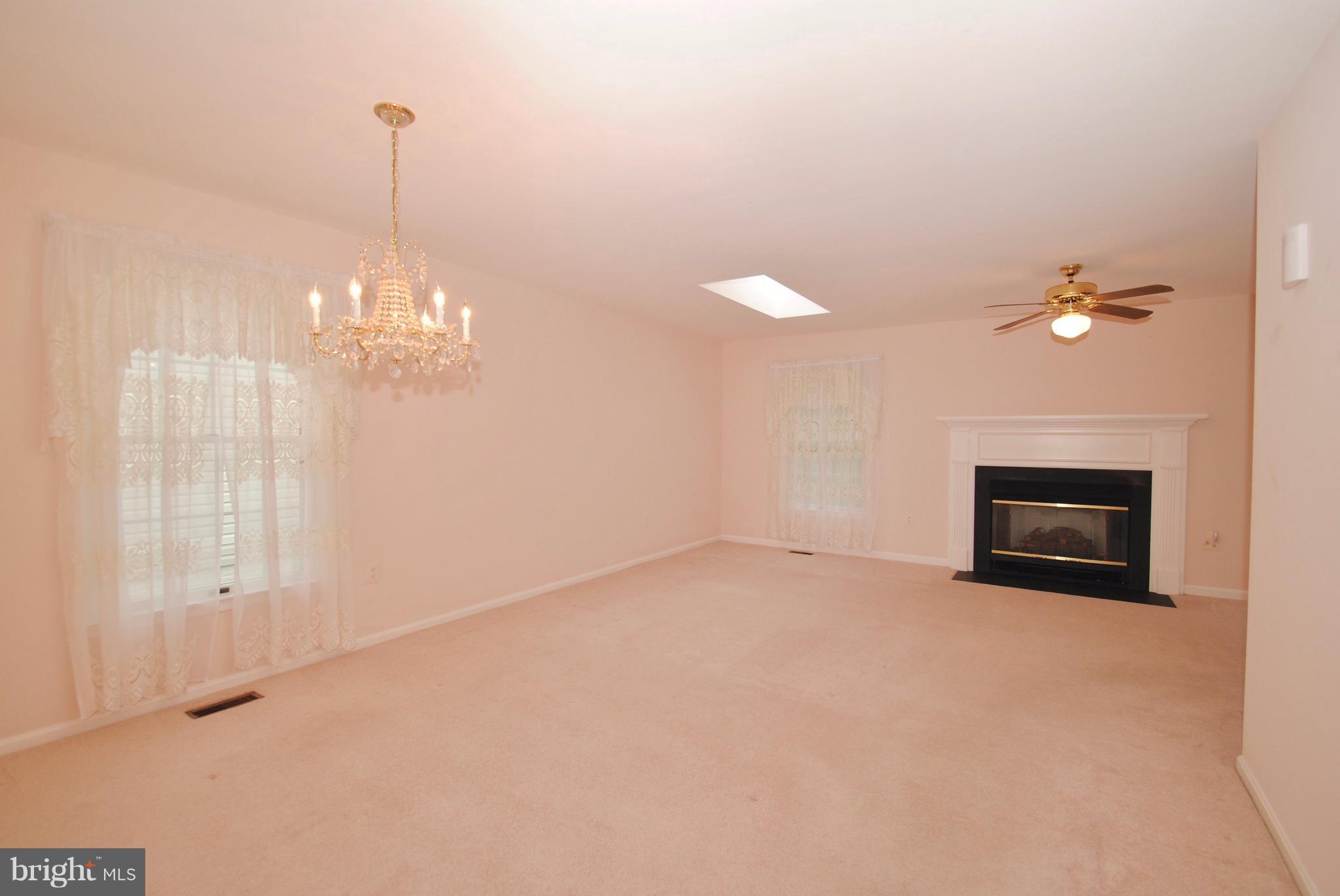 879 Rudder Way Annapolis, MD 21401 - Photo 11 of 29 Family Room