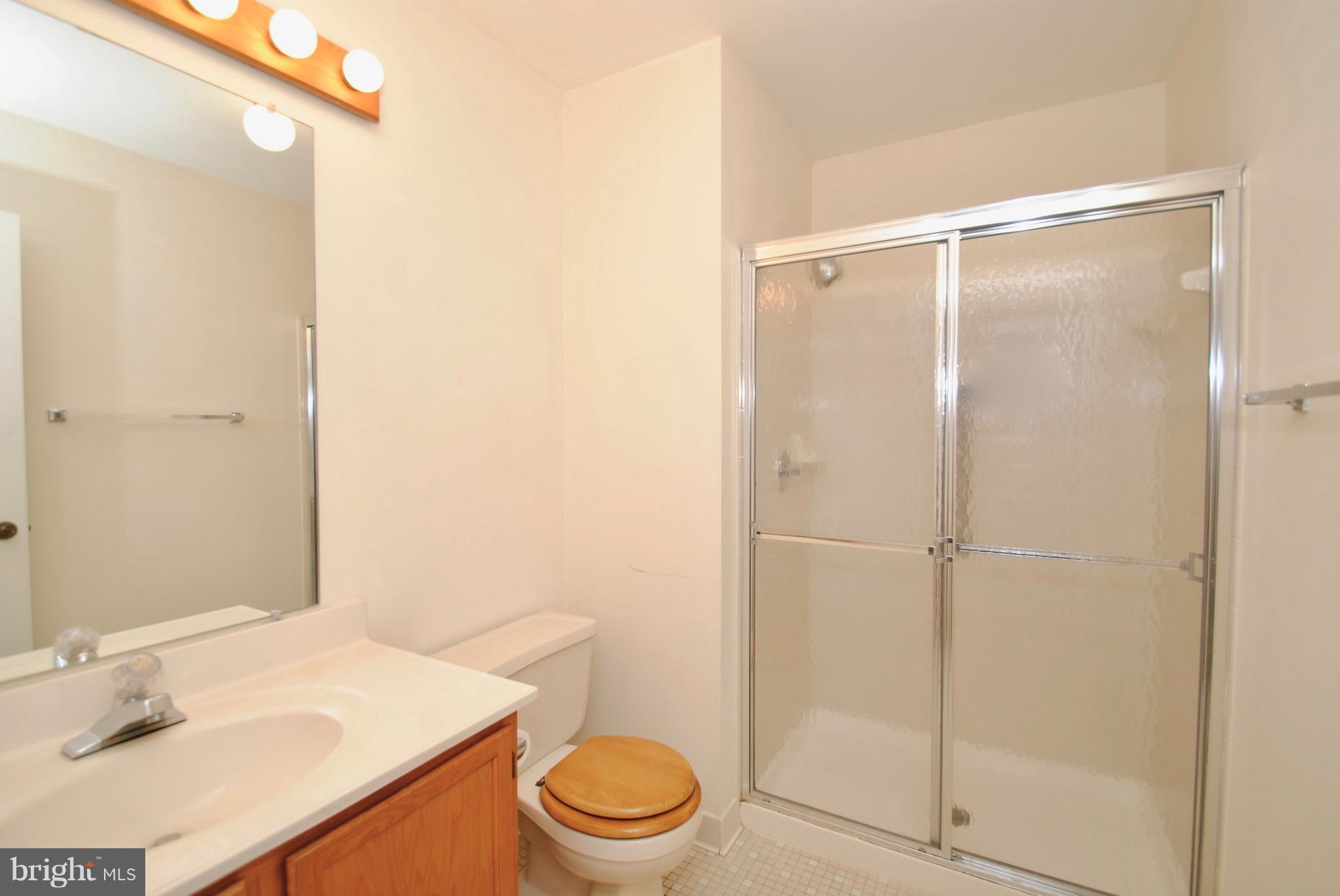 879 Rudder Way Annapolis, MD 21401 - Photo 16 of 29 Bath (Master)