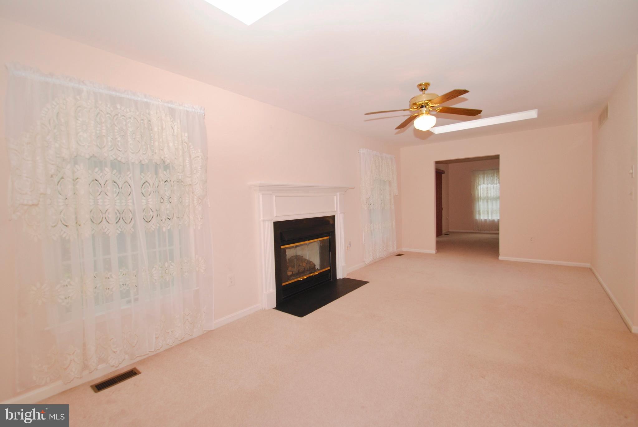 879 Rudder Way Annapolis, MD 21401 - Photo 18 of 29 Family Room