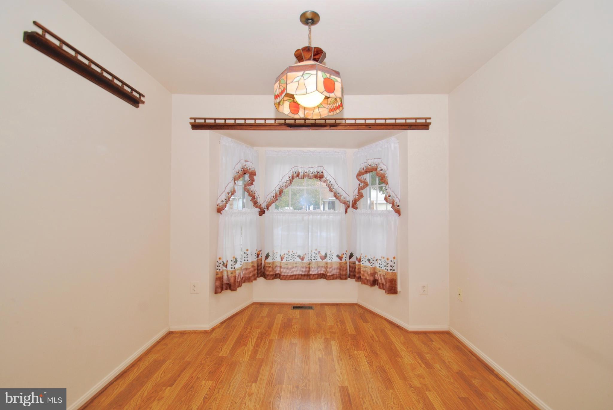 879 Rudder Way Annapolis, MD 21401 - Photo 10 of 29 Eat in Kitchen