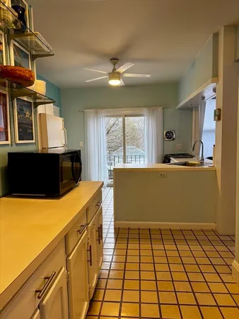 $3,000 | 357 Lafayette Street, Unit 2, Salem, MA 01970