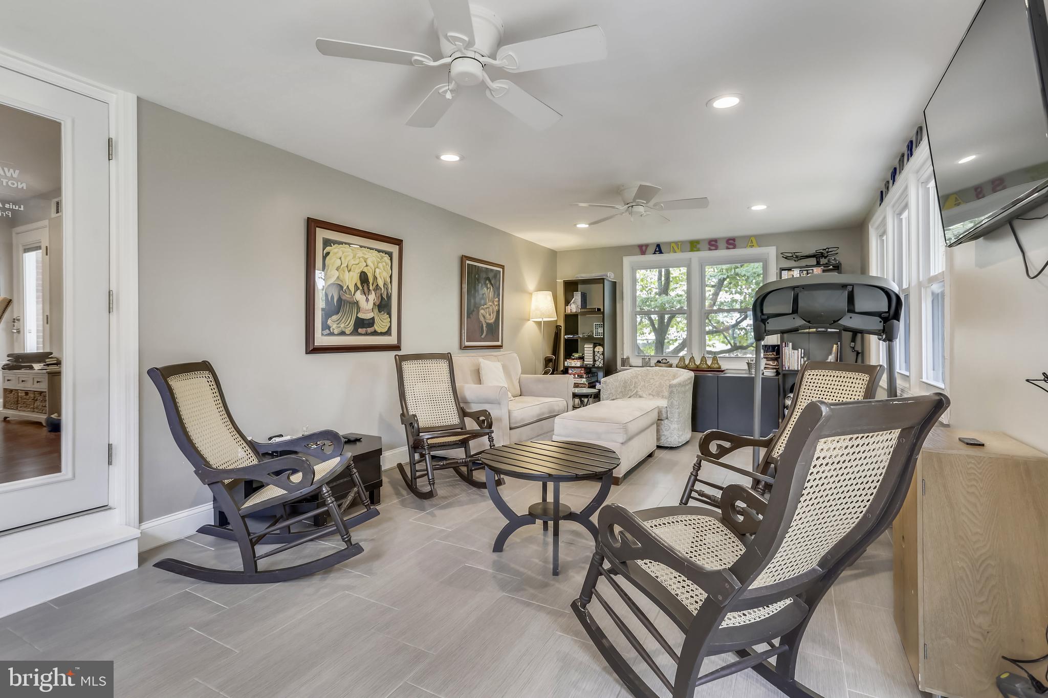 8405 Victory Lane Potomac, MD 20854 - Photo 12 of 30