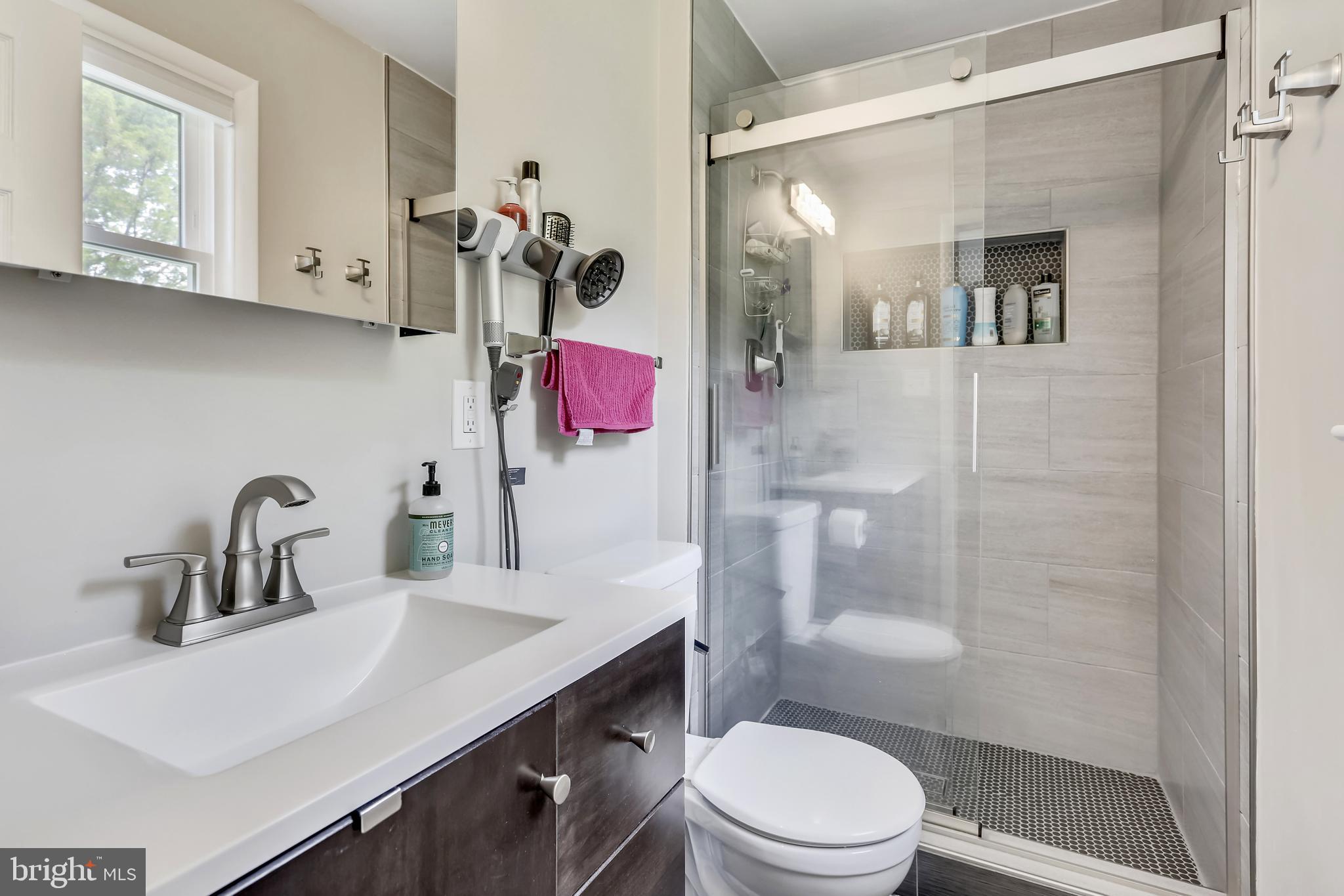 8405 Victory Lane Potomac, MD 20854 - Photo 19 of 30