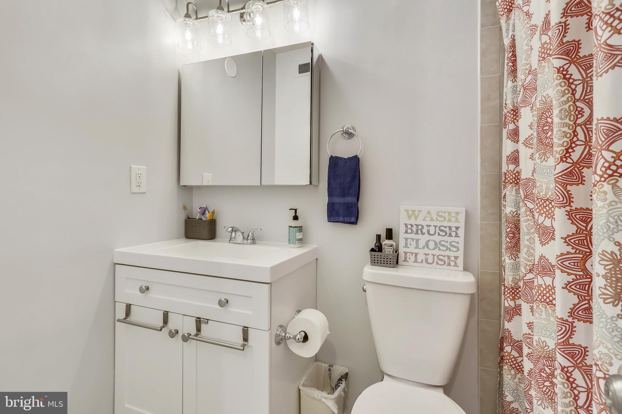 8405 Victory Lane Potomac, MD 20854 - Photo 26 of 30