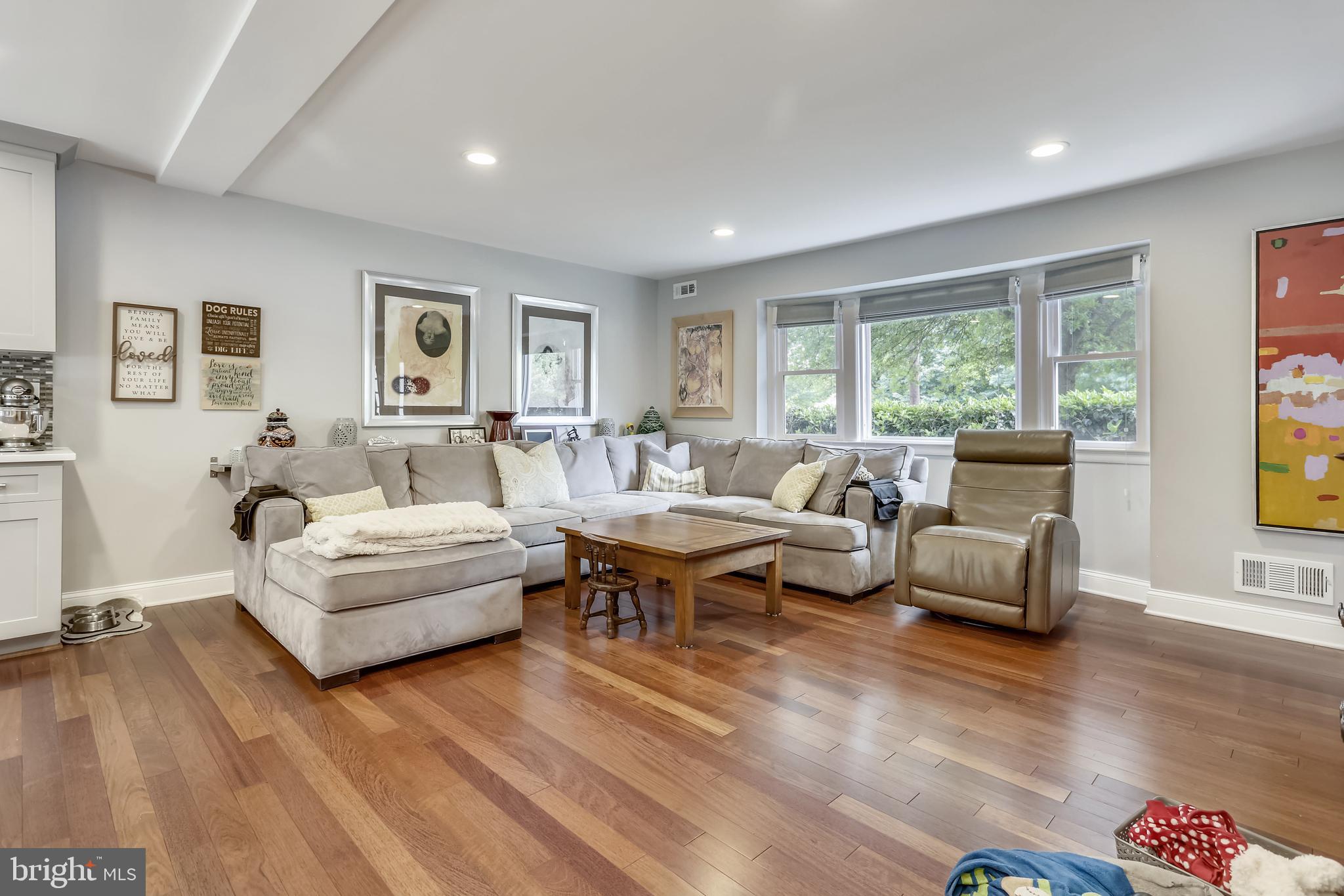 8405 Victory Lane Potomac, MD 20854 - Photo 9 of 30