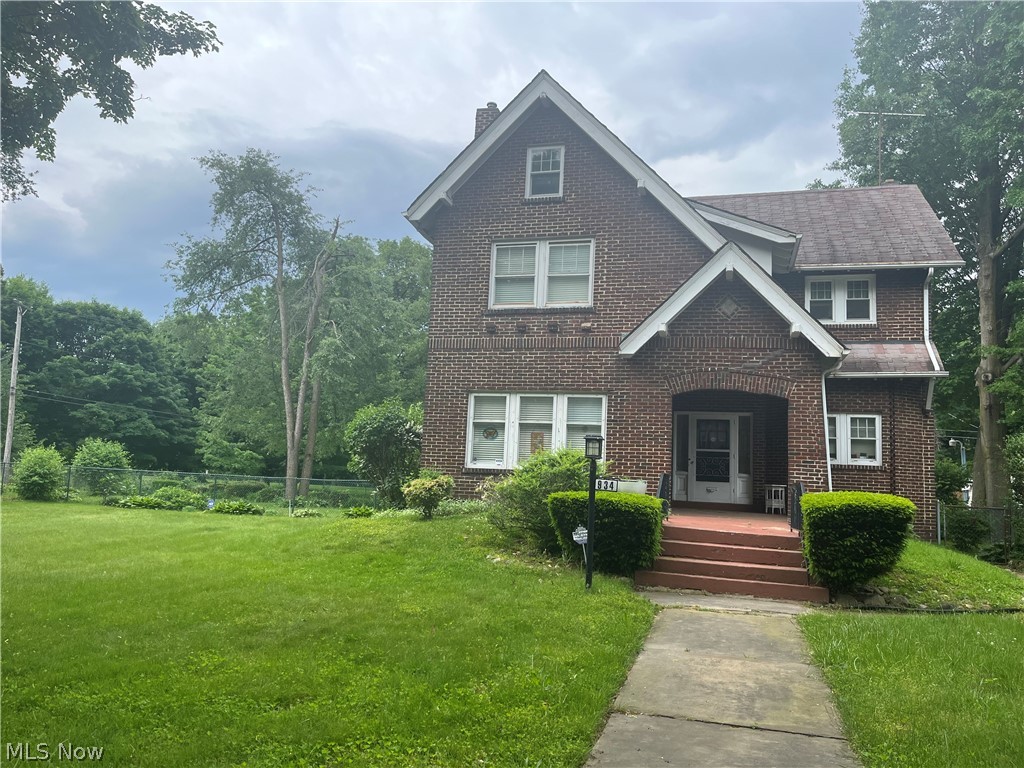934 Herrick Road Cleveland, OH 44108 - Photo 1 of 9 View of front of home with double lot