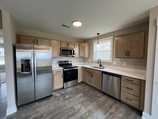 $294,900 | 631 Avondale Road, Oak Grove, KY 42262