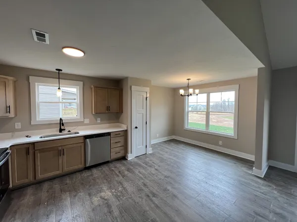 $294,900 | 631 Avondale Road, Oak Grove, KY 42262