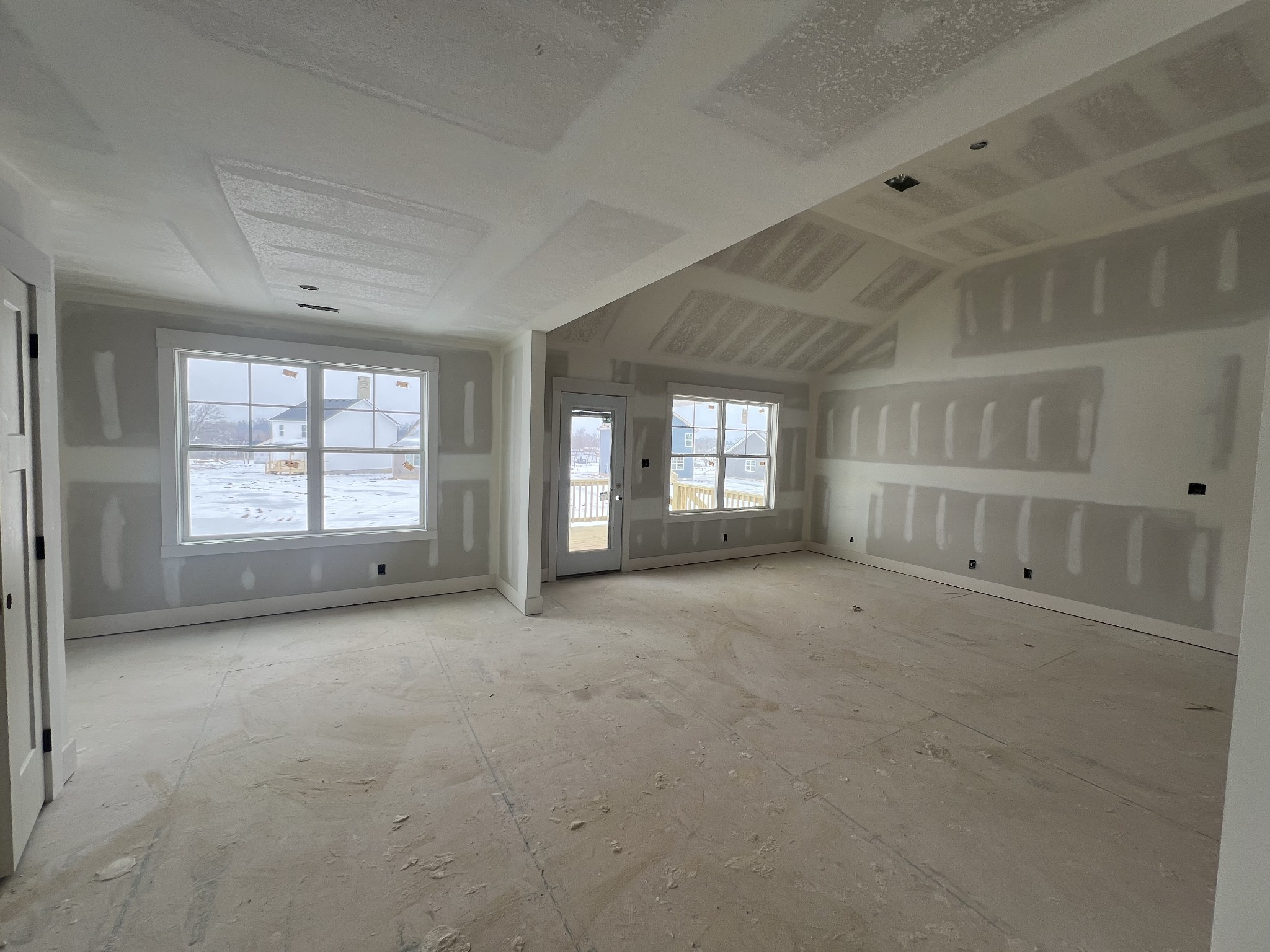 631 Avondale Road Oak Grove, KY 42262 - Photo 43 of 48 an empty room with windows