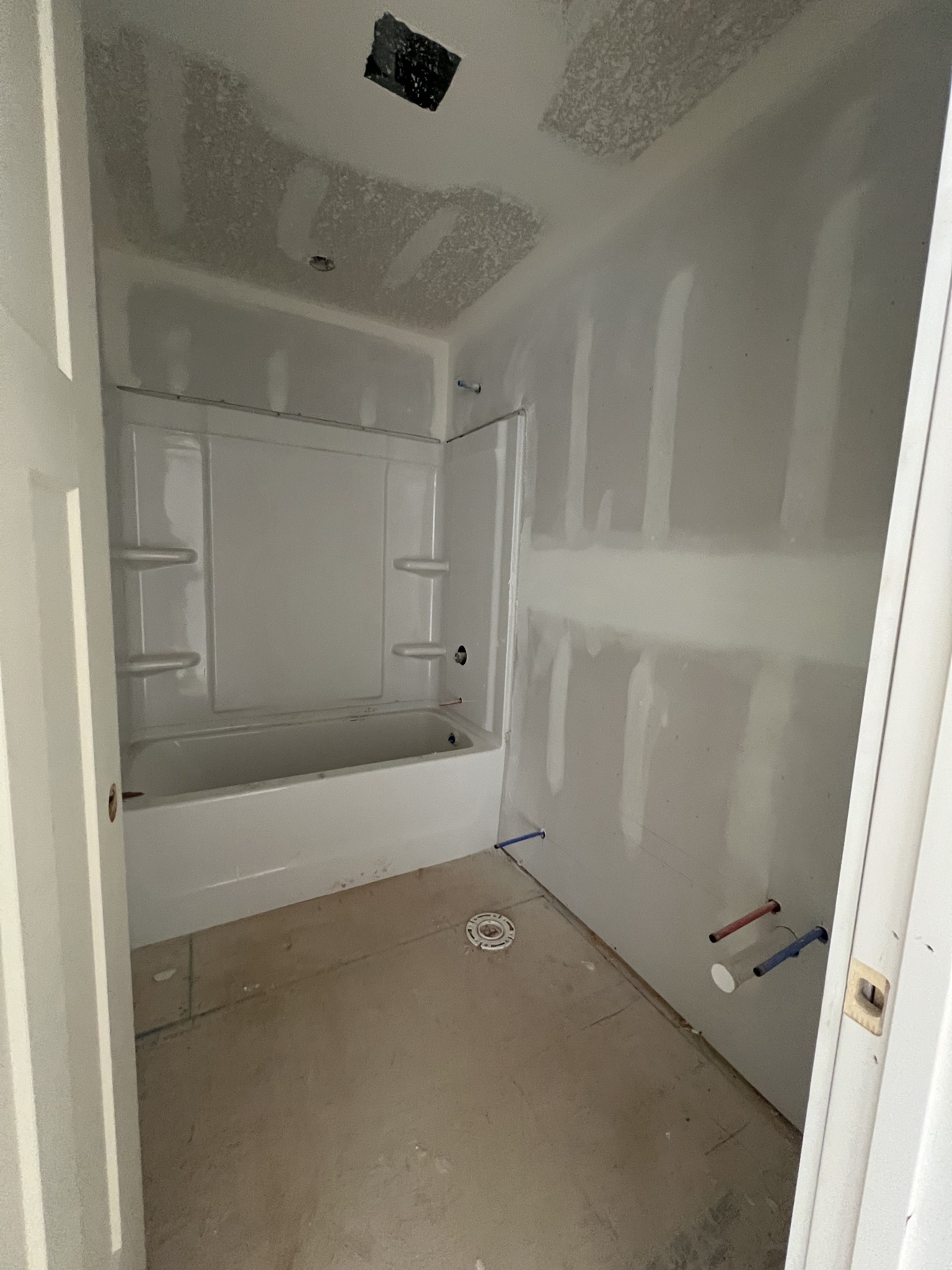 631 Avondale Road Oak Grove, KY 42262 - Photo 45 of 48 a bathroom with a bathtub and a shower