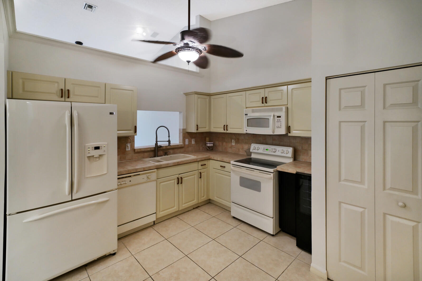 6309 Petunia Road Delray Beach, FL 33484 - Photo 10 of 46 12_Image_13_mls