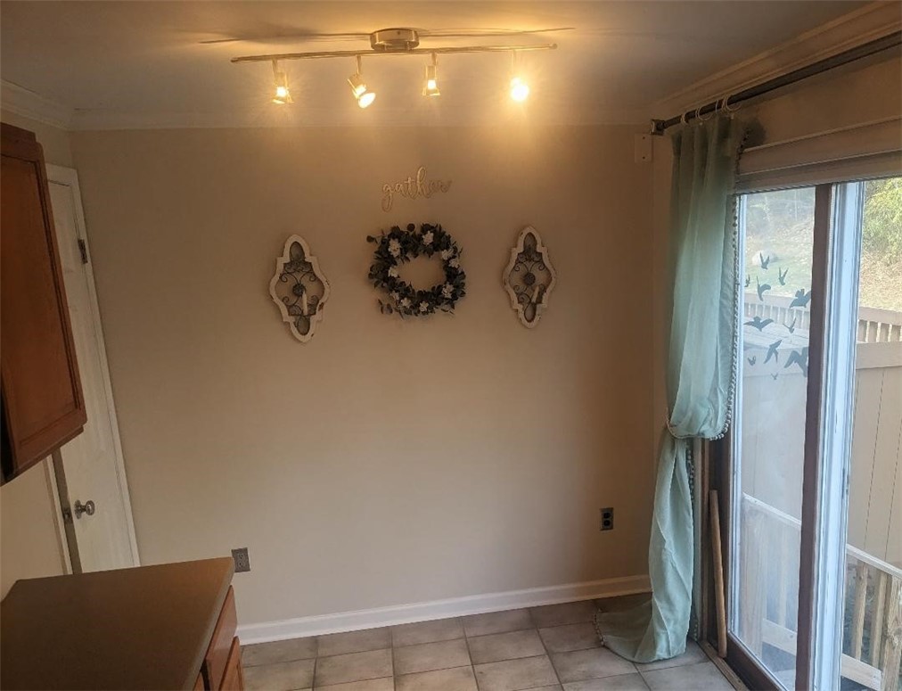 80 Genesee View Trail Chili, NY 14623 - Photo 17 of 21 kitchen nook