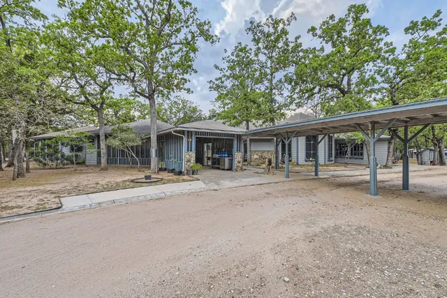 $799,298 | 200 Woodlands Drive, Bastrop, TX 78602