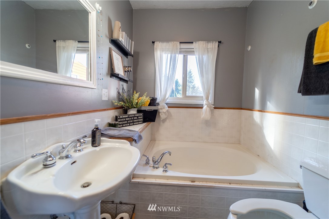 483 Gish Road Onalaska, WA 98570 - Photo 13 of 26 Gallery Image 13