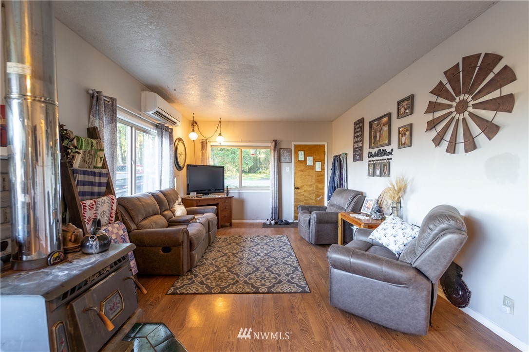 483 Gish Road Onalaska, WA 98570 - Photo 6 of 26 Gallery Image 6