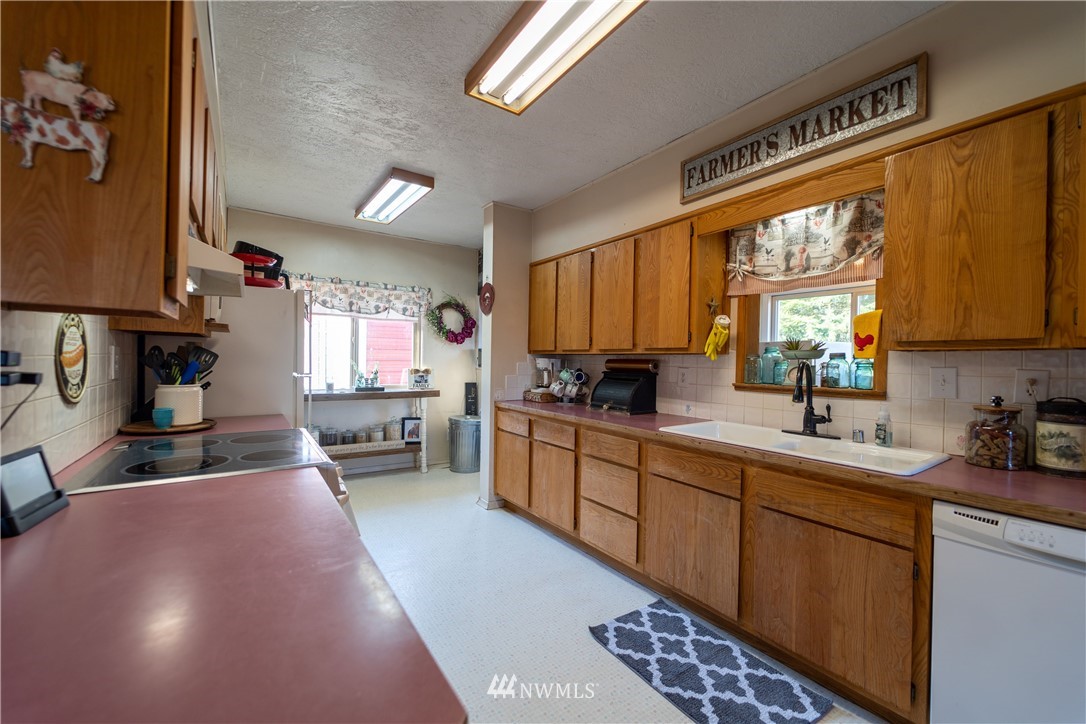 483 Gish Road Onalaska, WA 98570 - Photo 8 of 26 Gallery Image 8