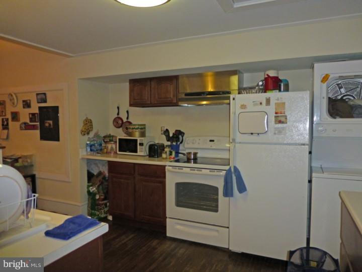 34 Park Road Reading, PA 19609 - Photo 4 of 6 Kitchen