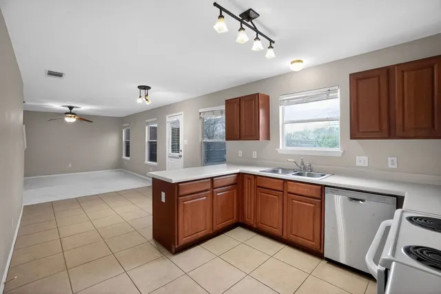 $1,675 | 703 Indian Meadow Drive, Georgetown, TX 78626