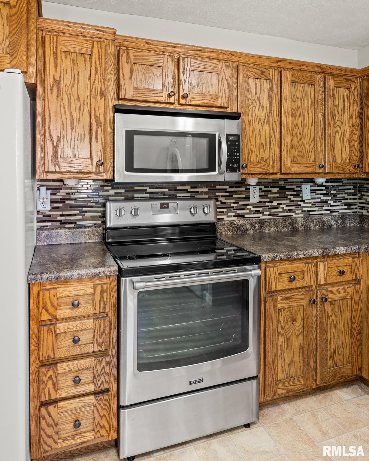 218 Radisson Road Marquette Heights, IL 61554 - Photo 12 of 31 Gallery Image 12