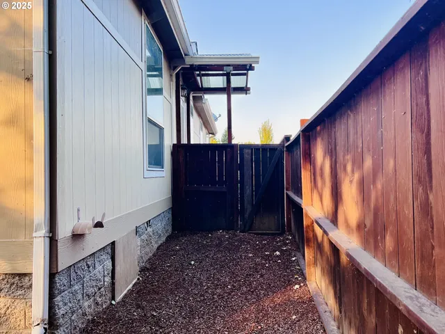 $299,000 | 107 Wanda Court, Myrtle Creek, OR 97457